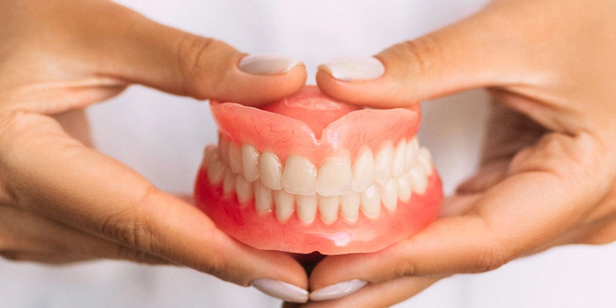 الأسنان الثابتة مقابل الأسنان المتحركة